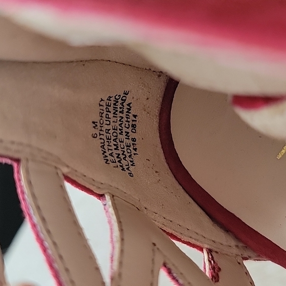 Nine West Red Suede Heels Size 6M - Picture 9 of 9
